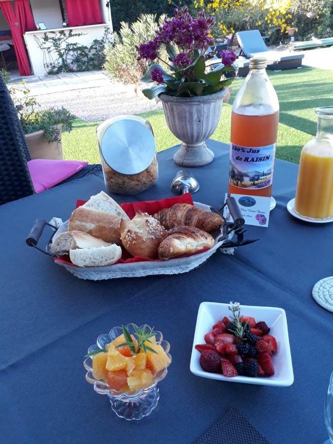 Bed and Breakfast La Colombe Tourrettes Exterior foto